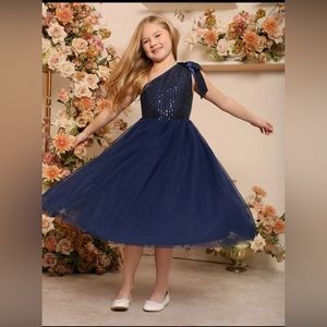 Beautiful party dress in navy blue